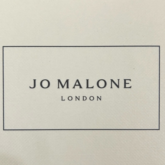 Jo Malone Wild Bluebell Candle 200g 45 Hour Burn w/ Silver Lid NIB $82 MSRP - Picture 3 of 14